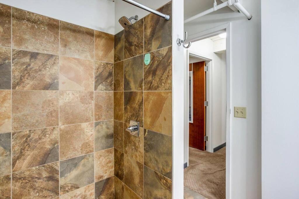 Centric Modern Loft W/ King Beds Apartment Rochester Exterior photo