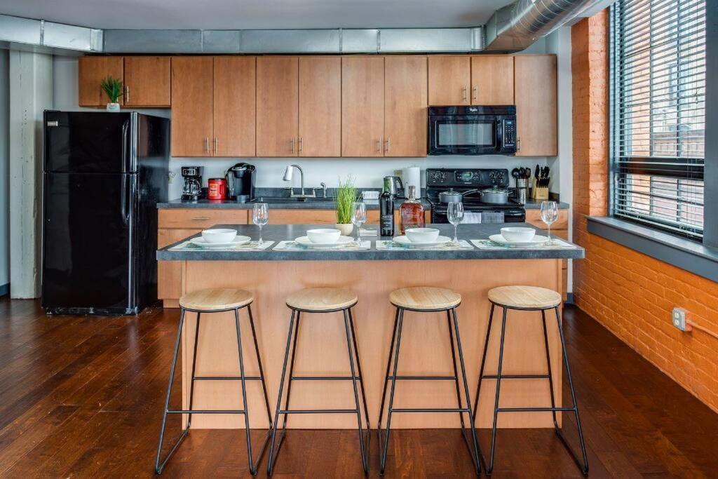 Centric Modern Loft W/ King Beds Apartment Rochester Exterior photo